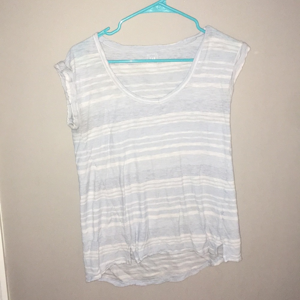 Gap blue and white scoop neck short sleeve shirt